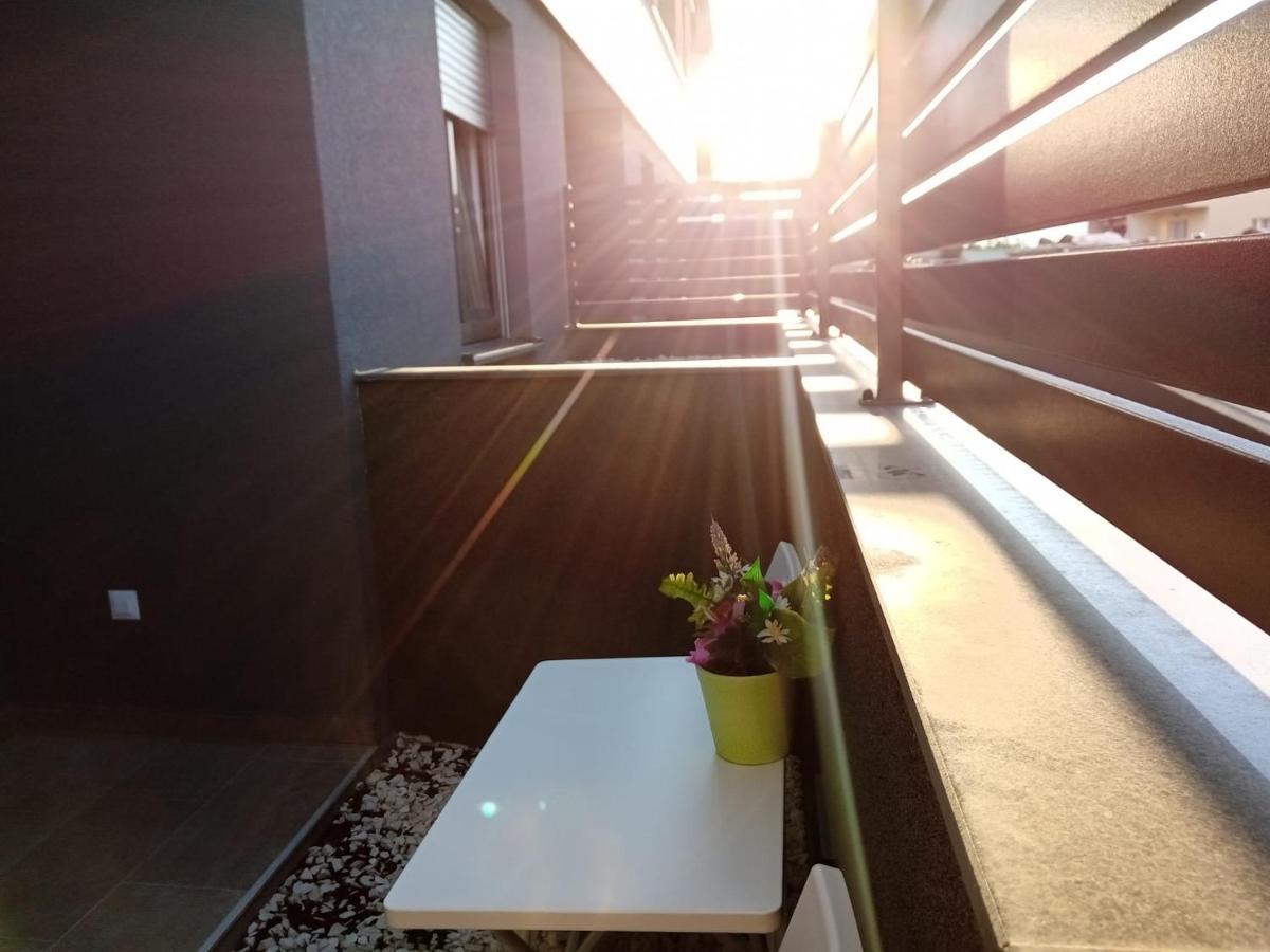 Apartment Paola With Free Private Parking Place สปลิท ภายนอก รูปภาพ