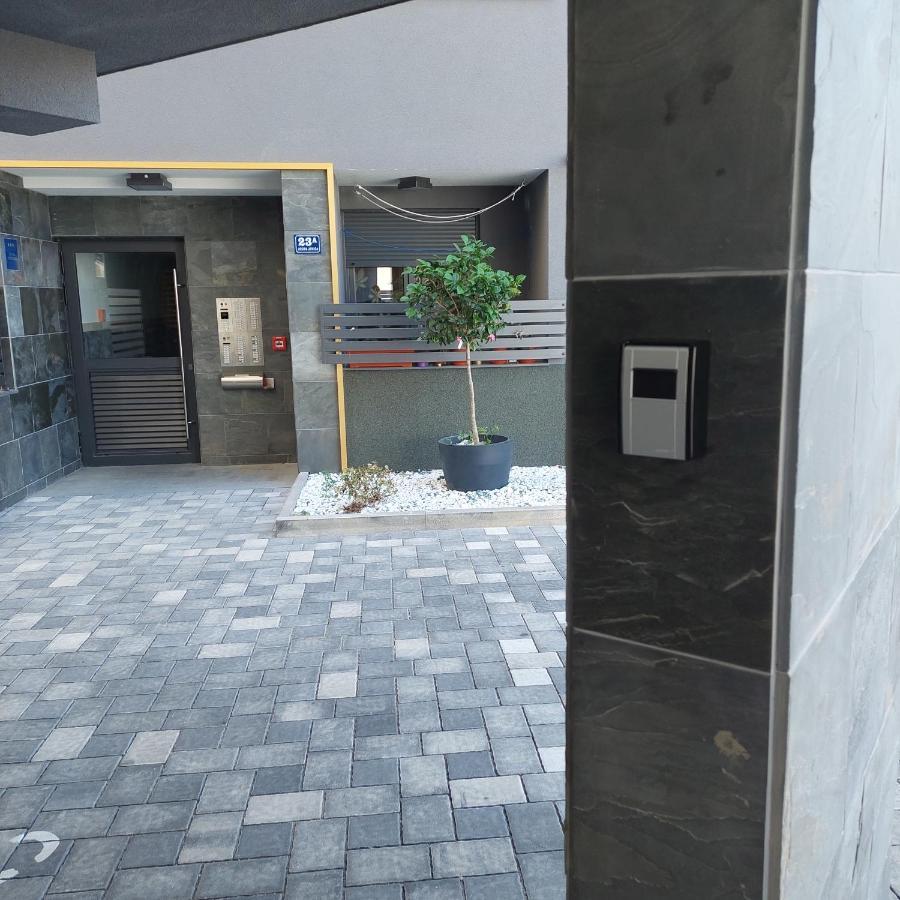Apartment Paola With Free Private Parking Place สปลิท ภายนอก รูปภาพ