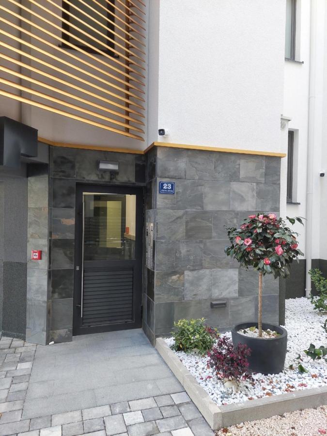 Apartment Paola With Free Private Parking Place สปลิท ภายนอก รูปภาพ