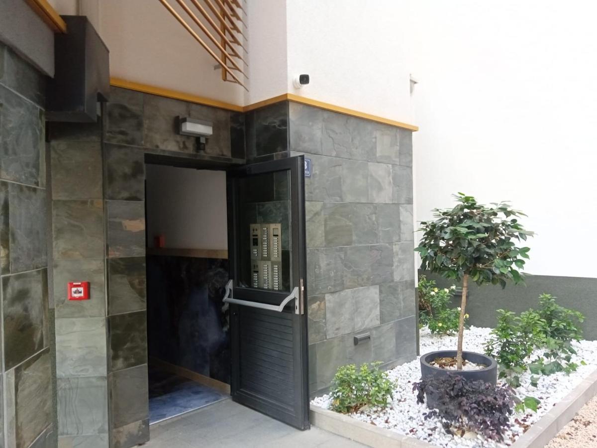 Apartment Paola With Free Private Parking Place สปลิท ภายนอก รูปภาพ