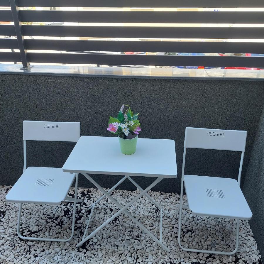 Apartment Paola With Free Private Parking Place สปลิท ภายนอก รูปภาพ