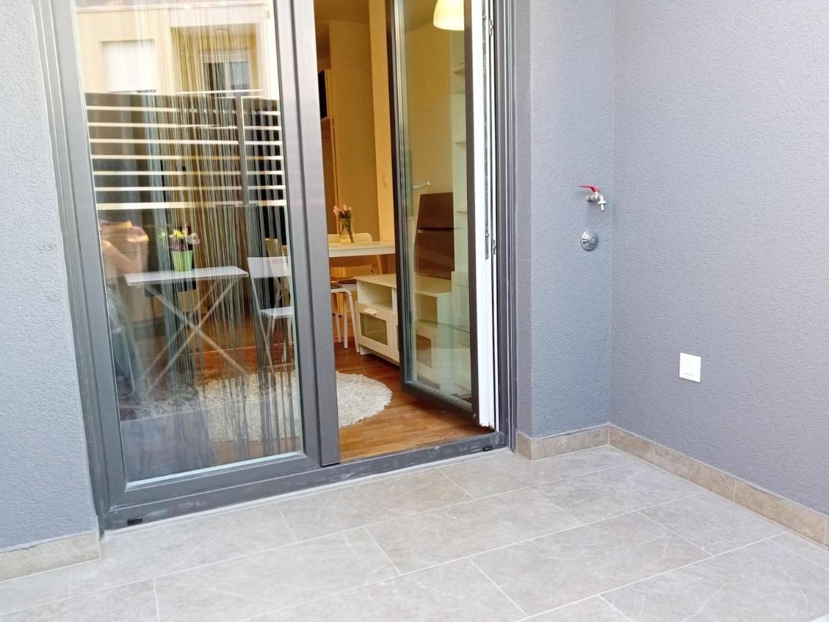 Apartment Paola With Free Private Parking Place สปลิท ภายนอก รูปภาพ