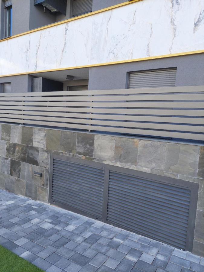 Apartment Paola With Free Private Parking Place สปลิท ภายนอก รูปภาพ