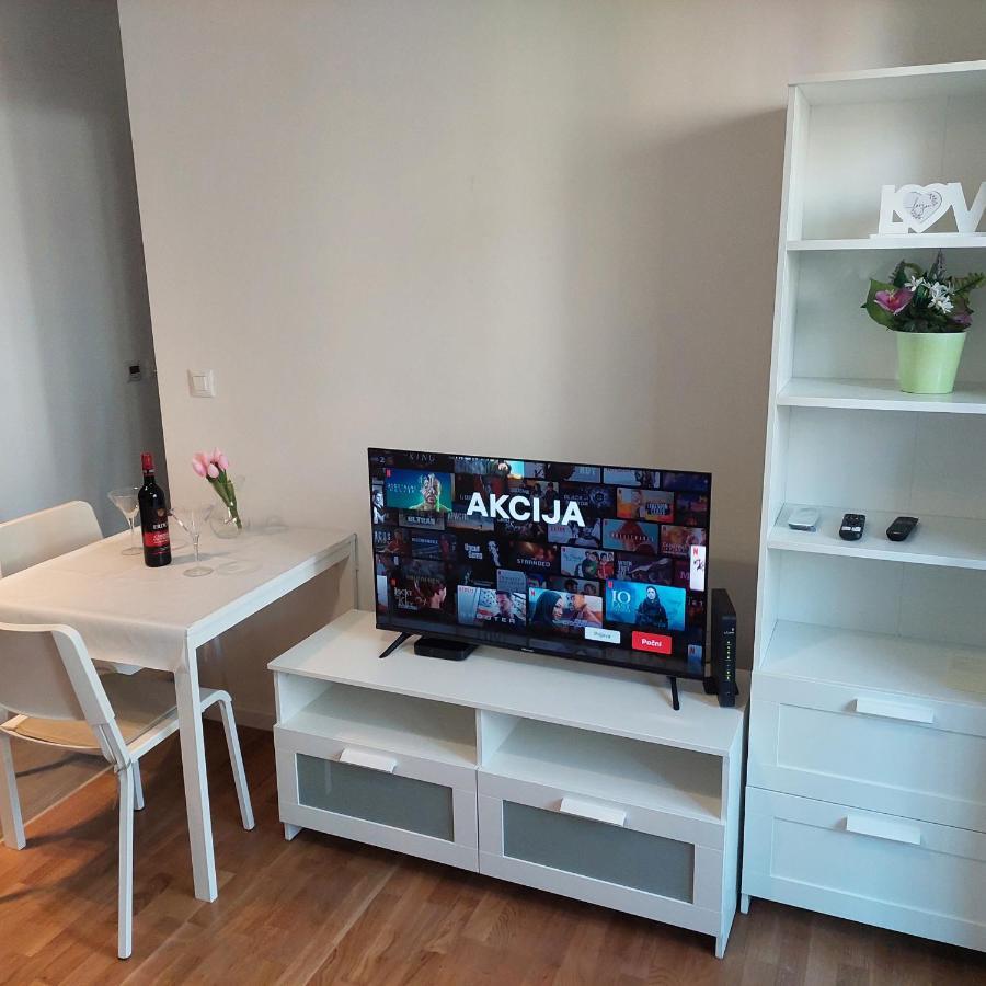 Apartment Paola With Free Private Parking Place สปลิท ภายนอก รูปภาพ