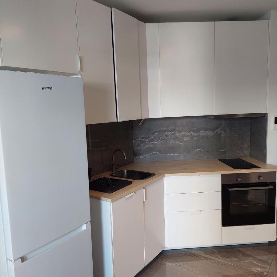 Apartment Paola With Free Private Parking Place สปลิท ภายนอก รูปภาพ